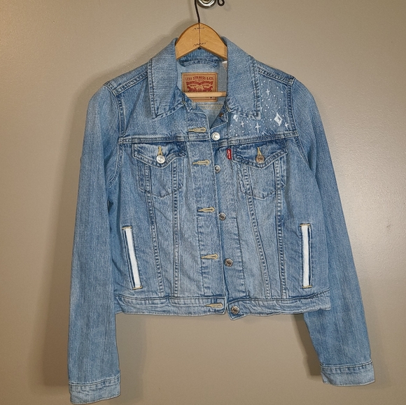 Levi's Jackets & Blazers - 2/$35🔥 Levi's Jacket with paint design, Sz M